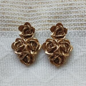 Oscar de la Renta Gold Tone Roses Flowers  Earrings Vintage